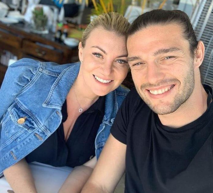 Pregnant Billi Mucklow shows her baby bump